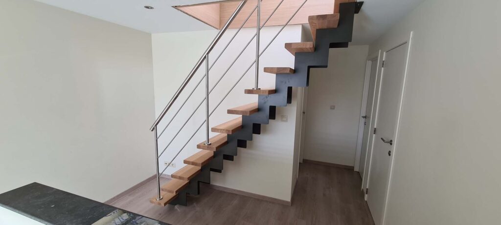 Escalier vers les combles