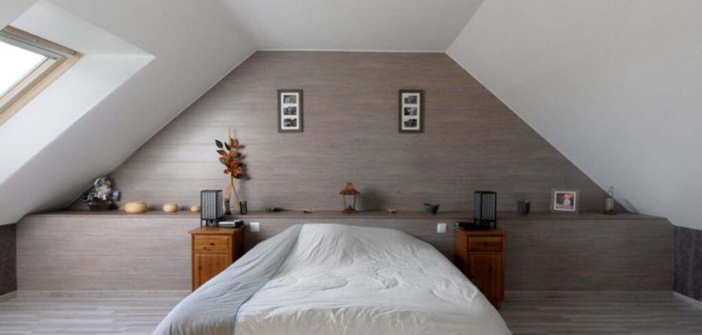 Chambre aménagée sous les combles