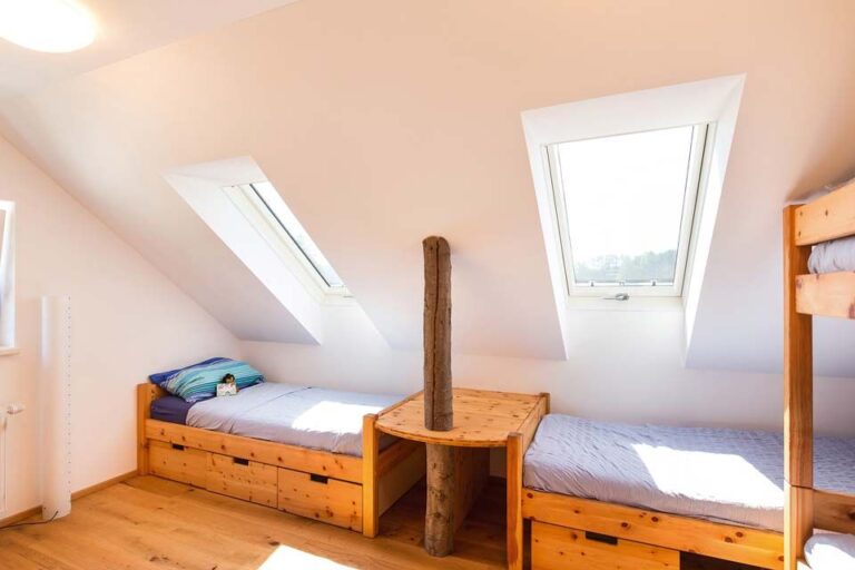 Les astuces pour optimiser l&rsquo;espace dans un grenier lors de son aménagement